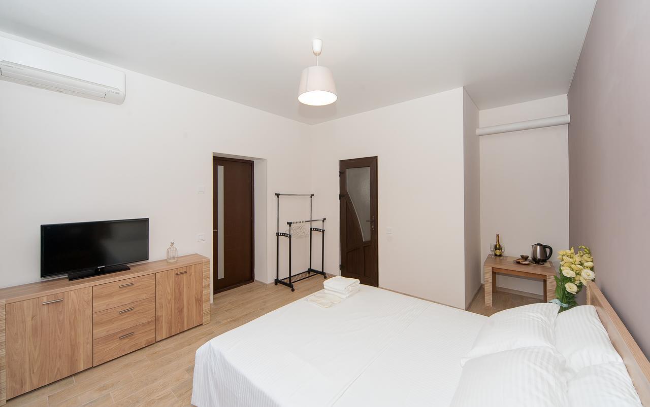 Hotel Fusion Odessa Buitenkant foto