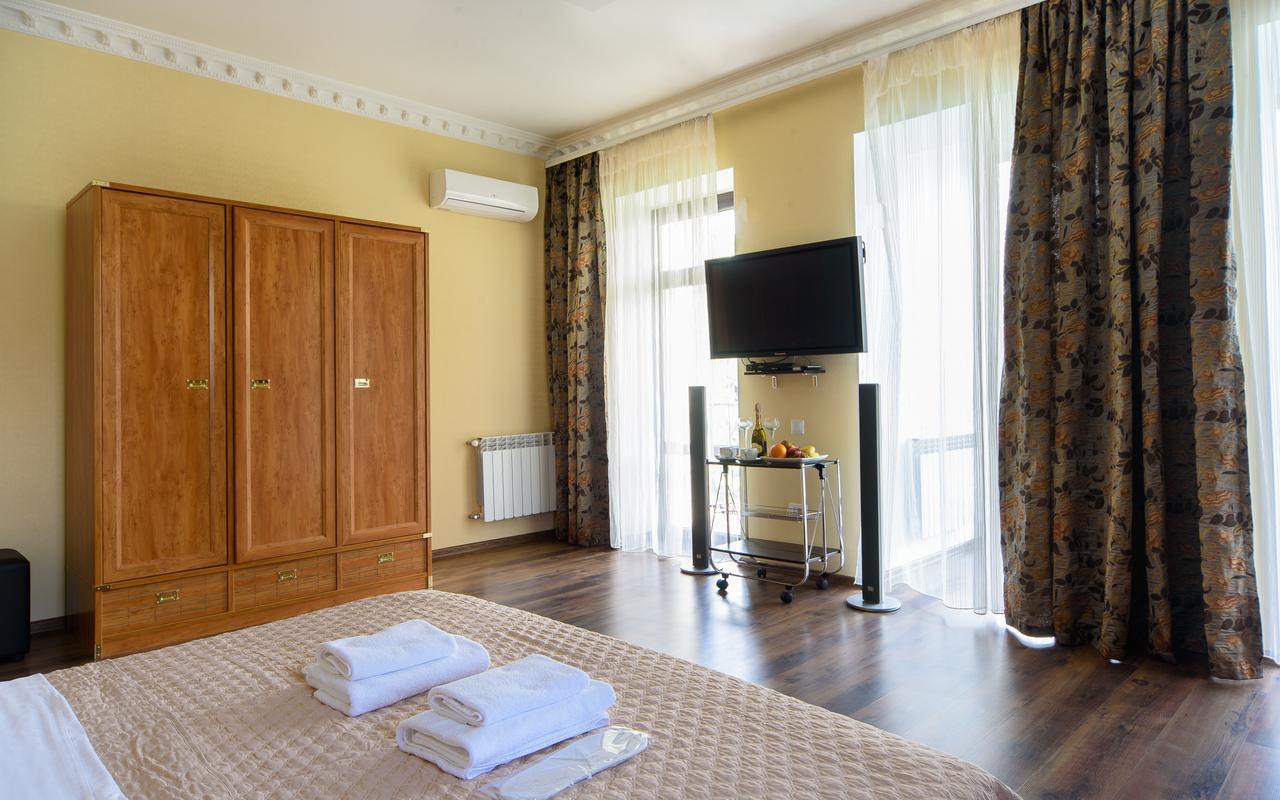 Hotel Fusion Odessa Buitenkant foto