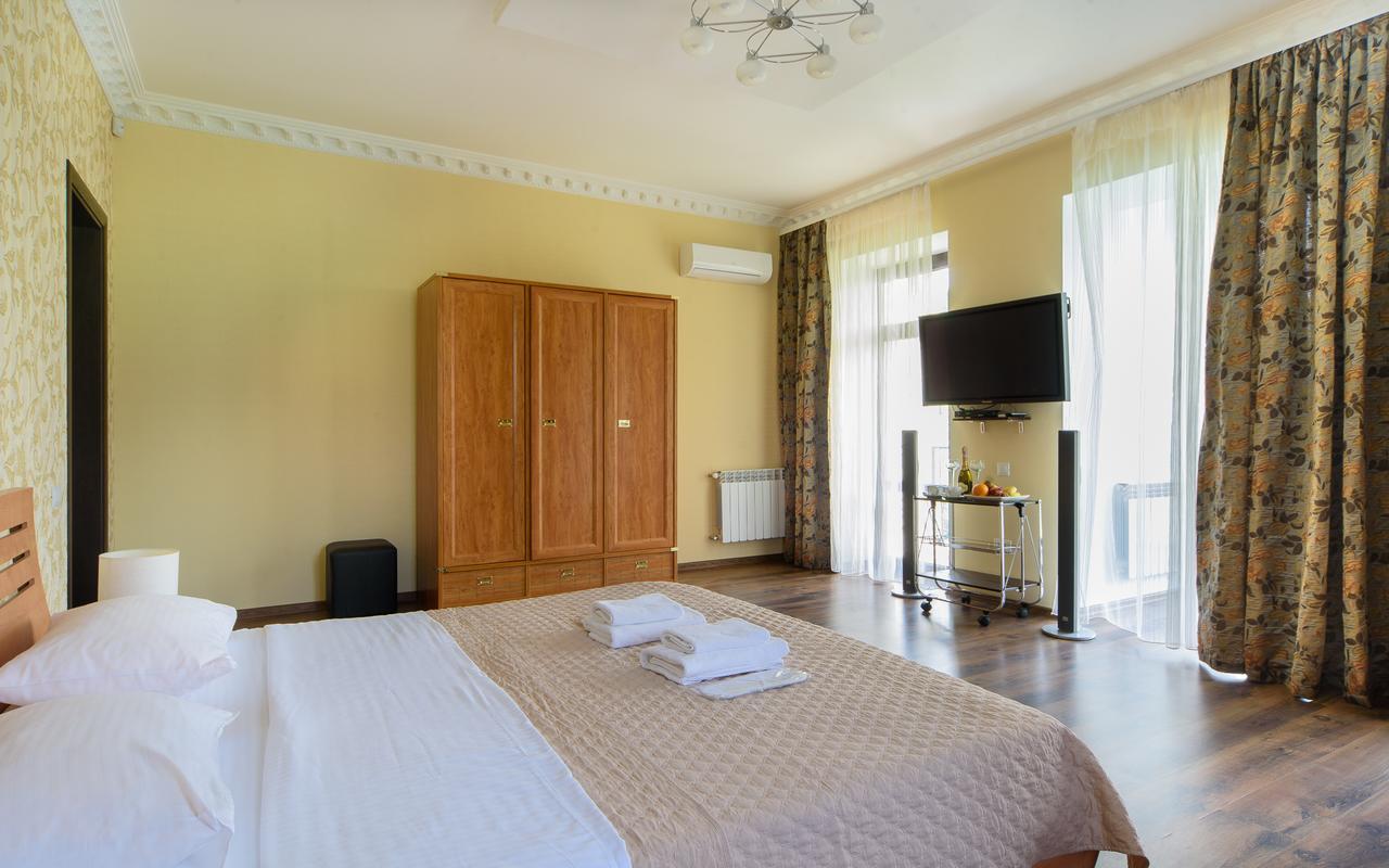 Hotel Fusion Odessa Buitenkant foto
