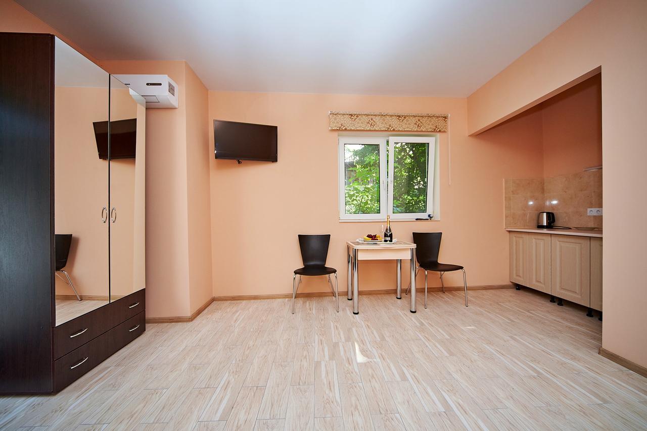 Hotel Fusion Odessa Buitenkant foto